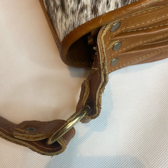 Colombian Carriel Brown and Black Leather Saddle Bag - Picture 11 of 14